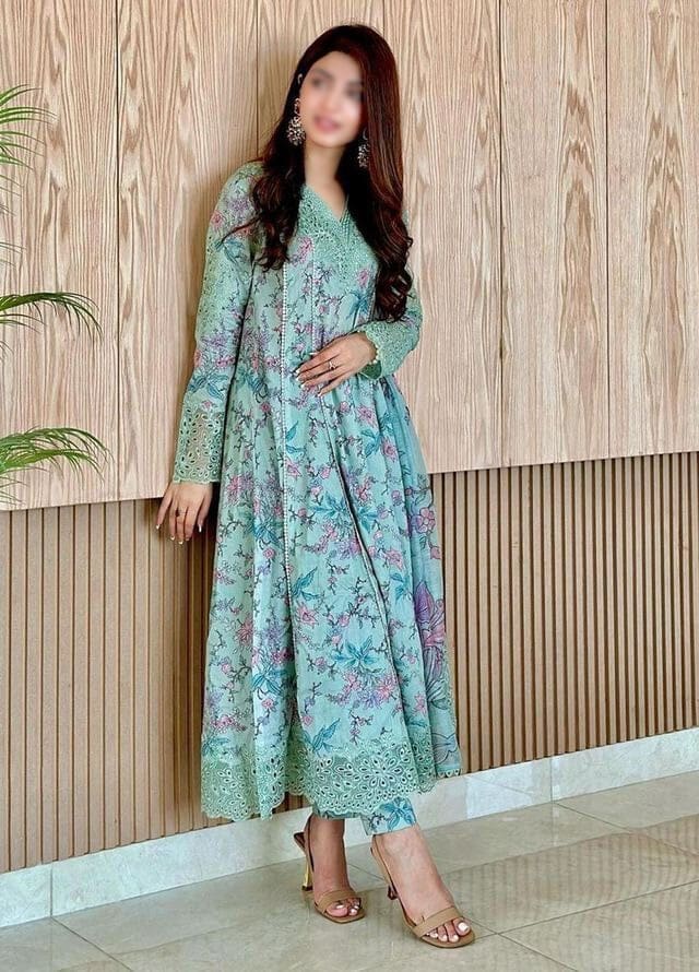 IZNIK Unstitched Printed Chikankari 3 Piece Lawn Suit - Image 4