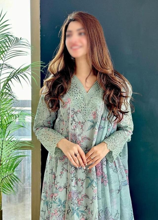 IZNIK Unstitched Printed Chikankari 3 Piece Lawn Suit - Image 2