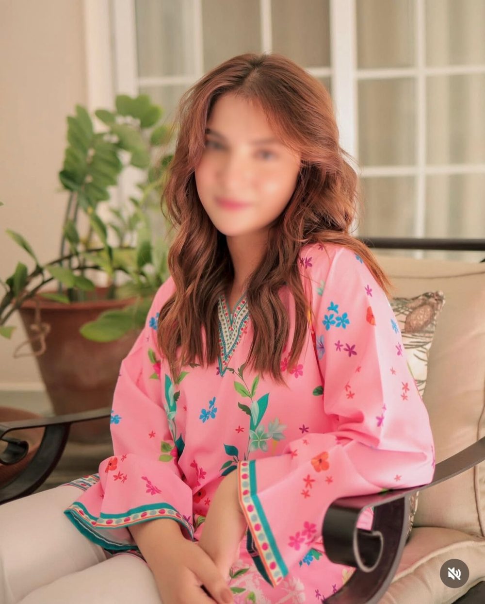Dananeer Pink and White 2 Piece Digital Printed Lawn Suit – Unstitched Co-ord Set Zoom Model Face