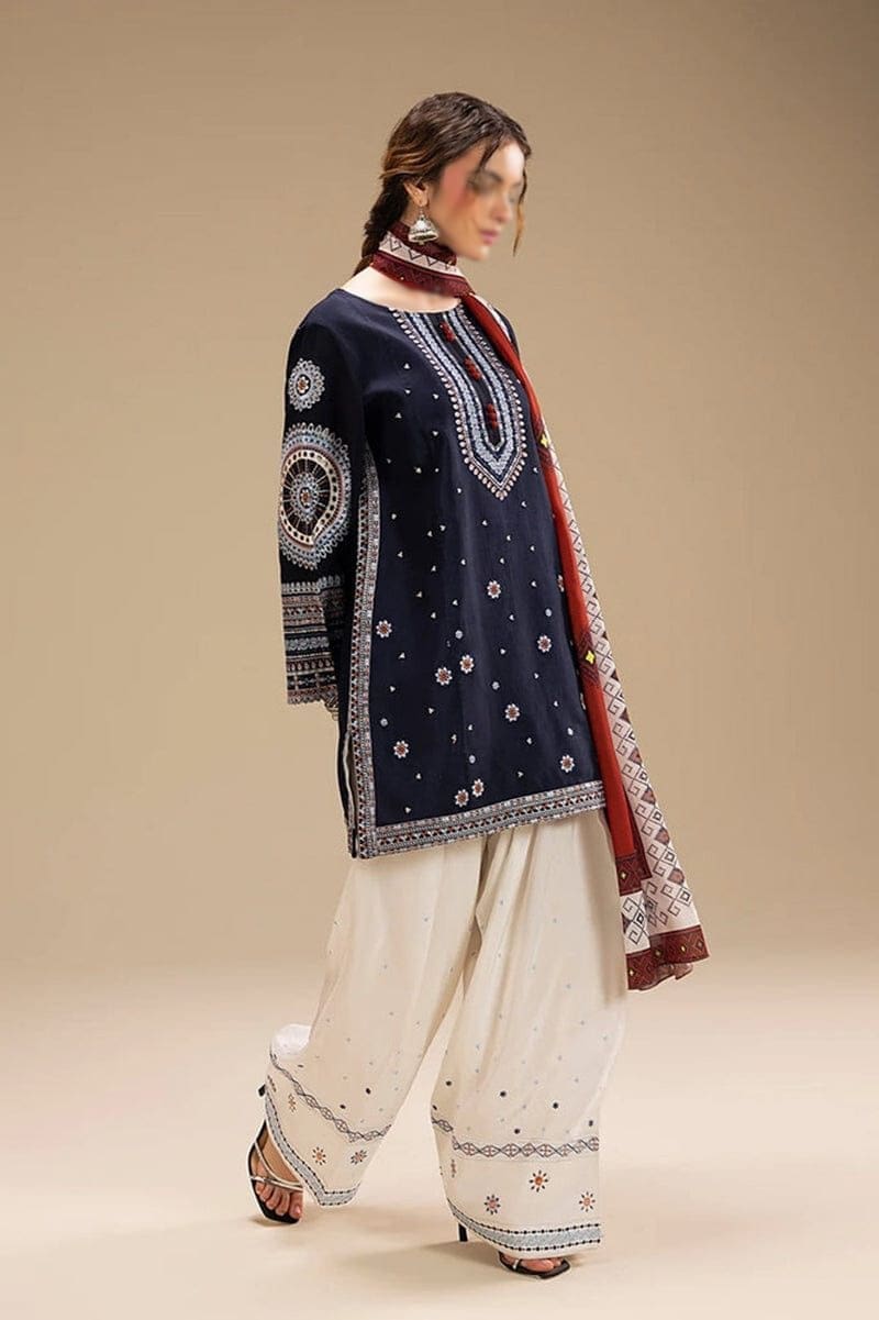 Jazmin Summer Lawn Suit – Back View on Model with Plain Lawn Side Pose