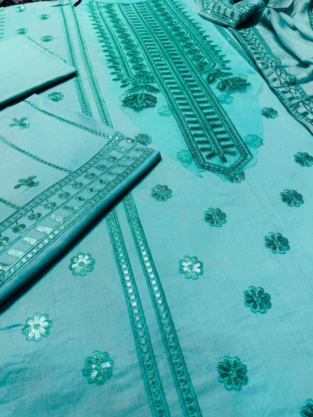Sobia Nazir Embroidered Lawn Suit - Design 02 - Image 4