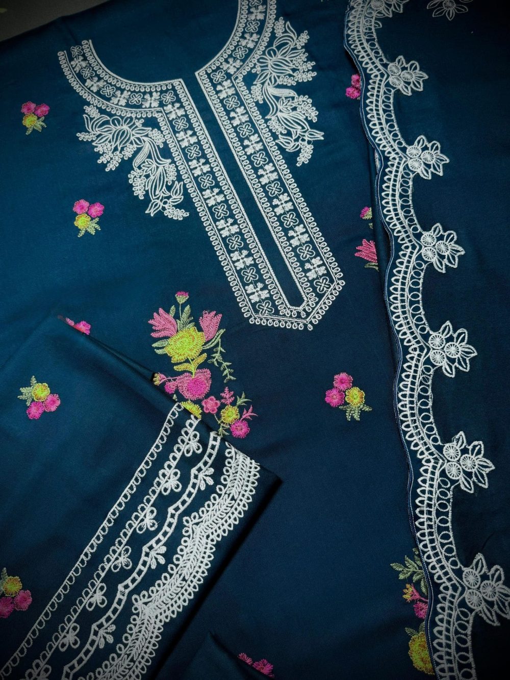 Crimson 3 Piece Embroidered Dhanak Suit – Winter Collection 2025 (Code 7201) - Image 5