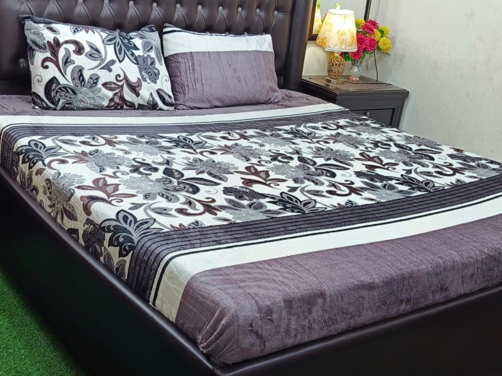 Fleece 3 Piece King Size Double Bed Bedsheet – Floral Winter Collection 2025 - Image 3