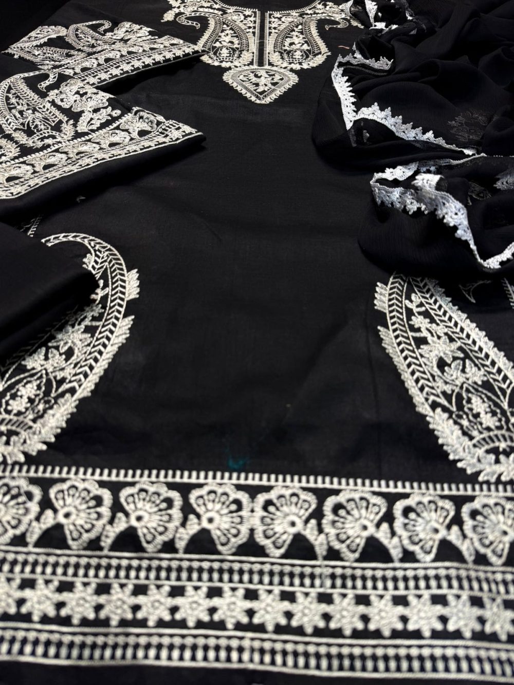 Mirana 3 Piece Embroidered Lawn Suit Bamber Lace Dupatta - Image 2
