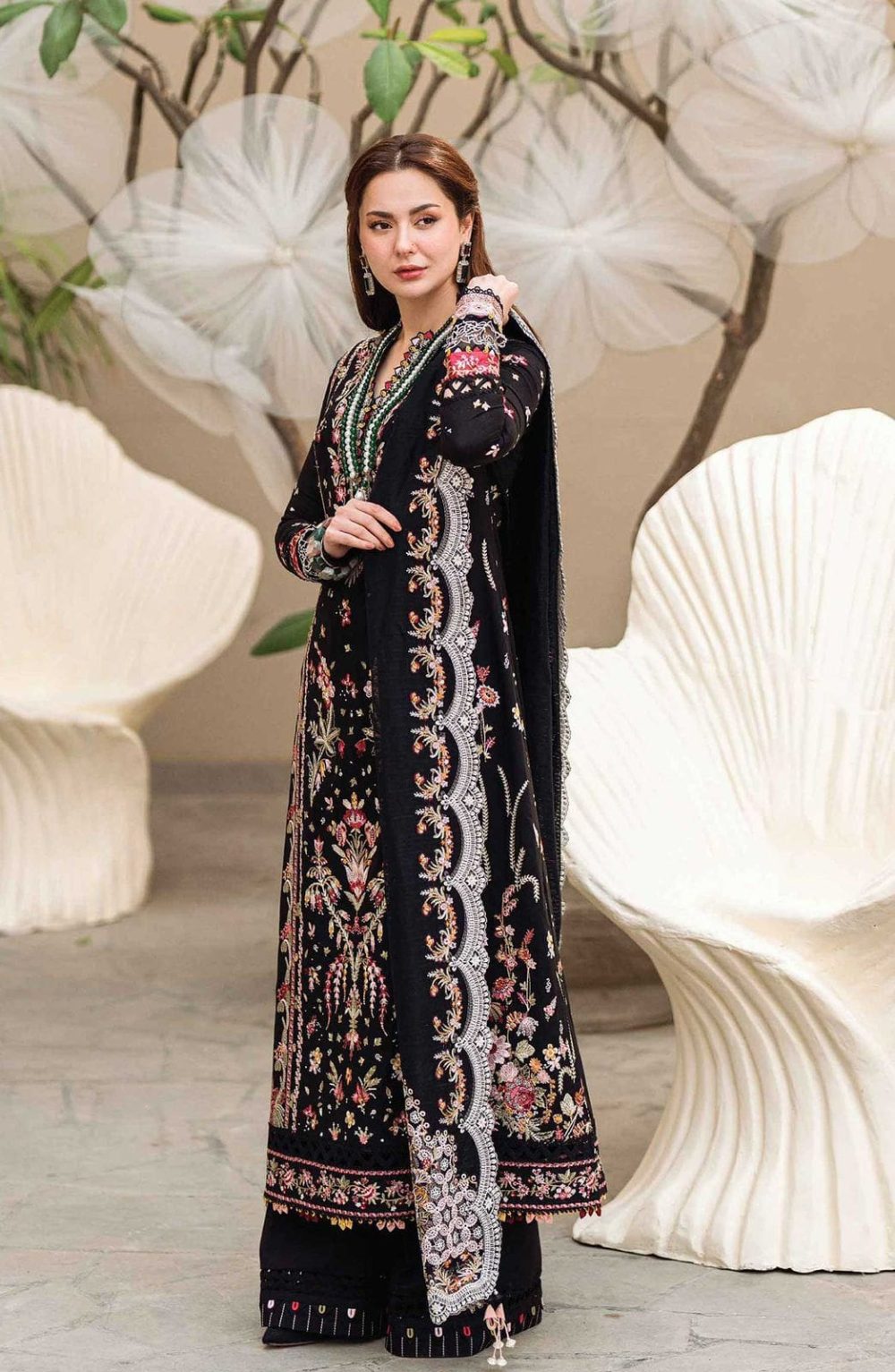 Qalamkar 3 Piece Embroidered Lawn Suit Khaadi Net Dupatta Code 4003 - Image 2