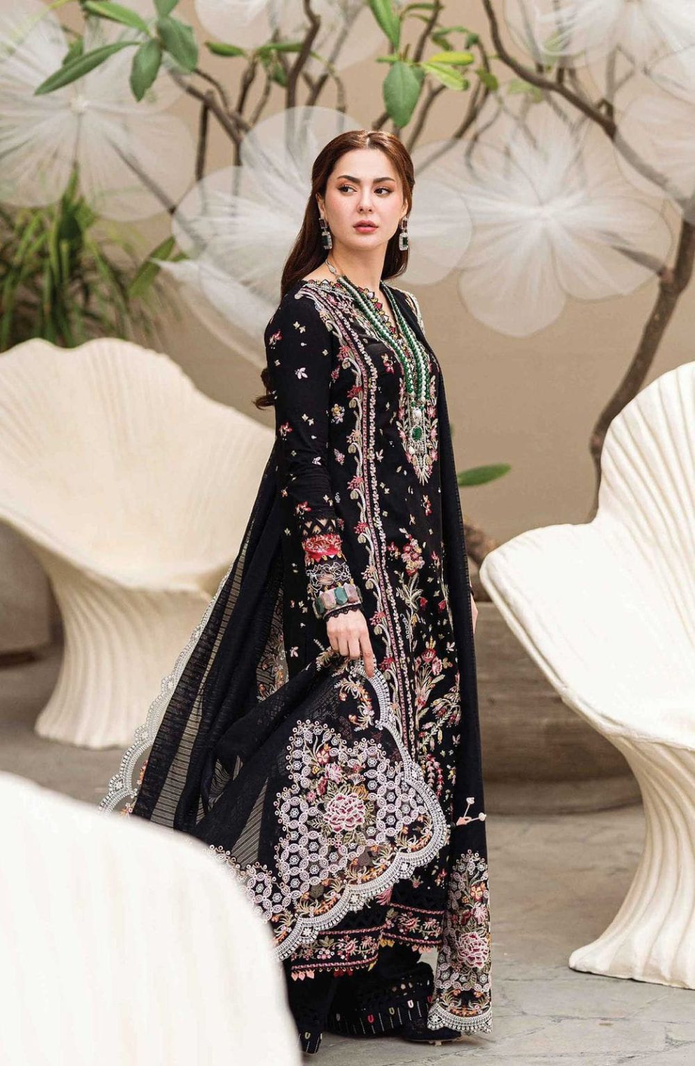 Qalamkar 3 Piece Embroidered Lawn Suit Khaadi Net Dupatta Code 4003 - Image 3