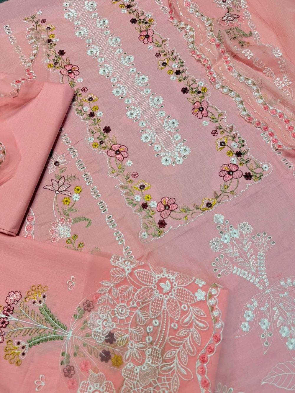 Aneelas Pink 3 Piece Embroidered Lawn Suit With Bamber Chiffon Dupatta - Image 6